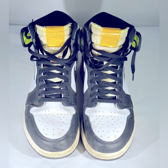 Nike‎ Air Jordan 1 Retro High OG Volt - Picture 3 of 8